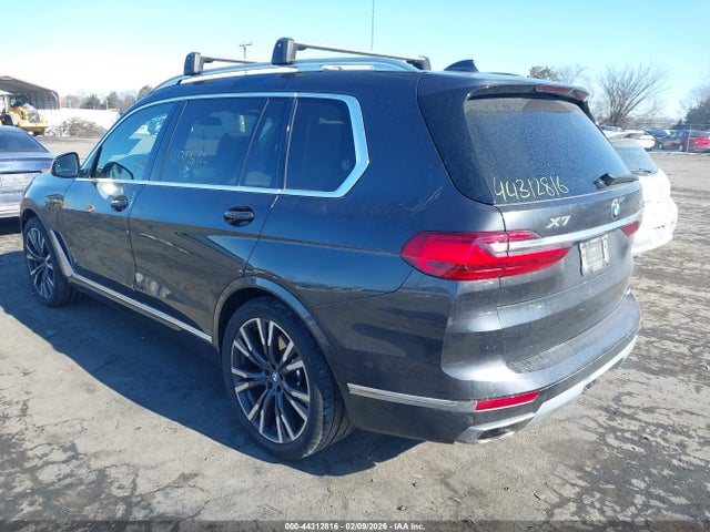 2021 BMW X7 5UXCW2C06M9E73634 Photo 2