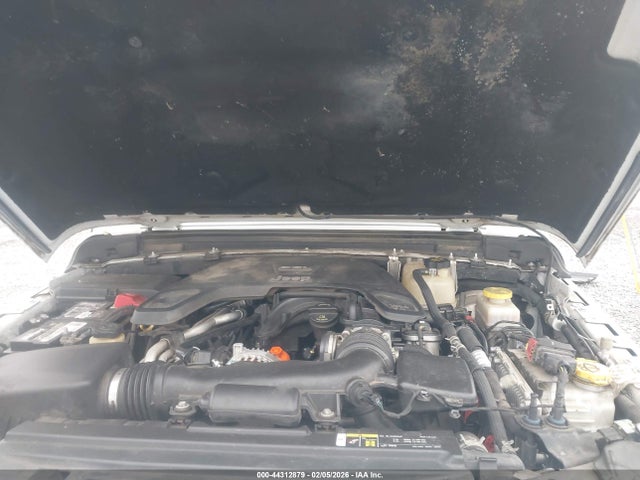 1C4HJXDG7JW169902 Jeep Wrangler Unlimited Sport 4x4