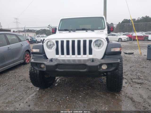 1C4HJXDG7JW169902 Jeep Wrangler Unlimited Sport 4x4
