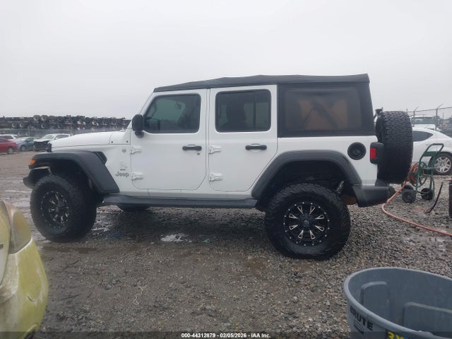 1C4HJXDG7JW169902 Jeep Wrangler Unlimited Sport 4x4