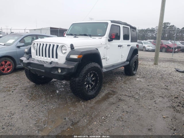 1C4HJXDG7JW169902 Jeep Wrangler Unlimited Sport 4x4