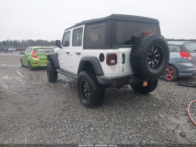 1C4HJXDG7JW169902 Jeep Wrangler Unlimited Sport 4x4