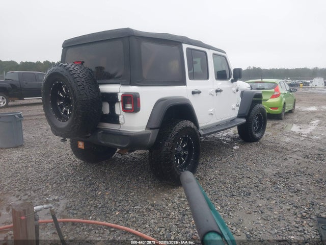 1C4HJXDG7JW169902 Jeep Wrangler Unlimited Sport 4x4
