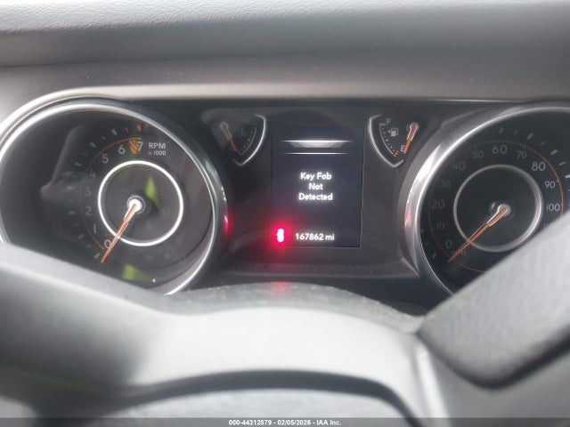 1C4HJXDG7JW169902 Jeep Wrangler Unlimited Sport 4x4