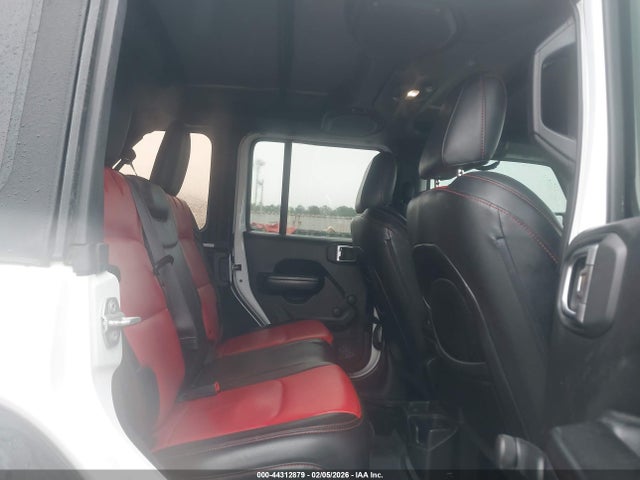 1C4HJXDG7JW169902 Jeep Wrangler Unlimited Sport 4x4