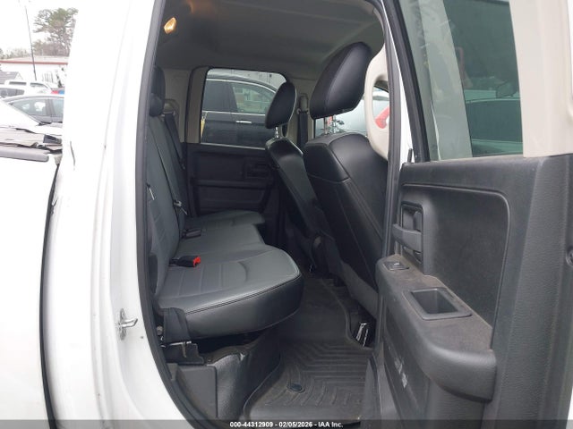 Продаж на аукціоні авто 2022 Ram 1500 Classic Tradesman  4x4 6'4 Box, vin: 1C6RR7FG5NS210932, номер лоту: 44312909