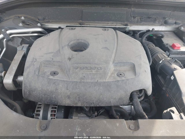 2018 VOLVO XC60 LYVA22RK7JB097300 Photo 9