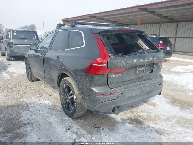 2018 VOLVO XC60 LYVA22RK7JB097300 Photo 2