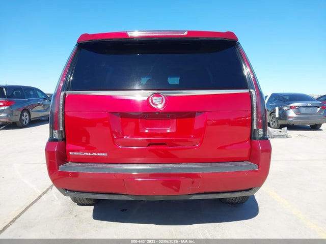 44312933 :رقم المزاد ، 1GYS4BKJ8FR243472 vin ، 2015 Cadillac Escalade Luxury مزاد بيع