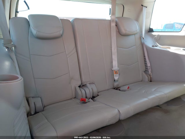 44312933 :رقم المزاد ، 1GYS4BKJ8FR243472 vin ، 2015 Cadillac Escalade Luxury مزاد بيع