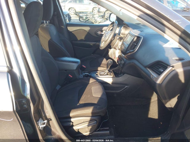 44312980 :رقم المزاد ، 1C4PJLCB8FW770544 vin ، 2015 Jeep Cherokee Latitude مزاد بيع