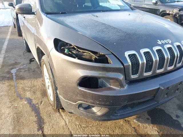 44312980 :رقم المزاد ، 1C4PJLCB8FW770544 vin ، 2015 Jeep Cherokee Latitude مزاد بيع