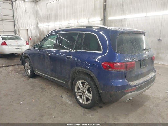 2020 MERCEDES-BENZ GLB 250 W1N4M4HB1LW045610 Photo 2