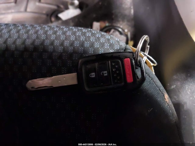 44313006 :رقم المزاد ، 3HGGK5H41JM727936 vin ، 2018 Honda Fit Lx مزاد بيع