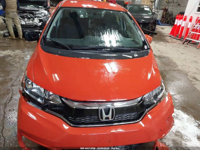 44313006 :رقم المزاد ، 3HGGK5H41JM727936 vin ، 2018 Honda Fit Lx مزاد بيع