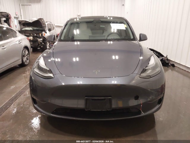 Продаж на аукціоні авто 2023 Tesla Model Y Awd/long Range Dual Motor All-wheel Drive, vin: 7SAYGAEE6PF881441, номер лоту: 44313077