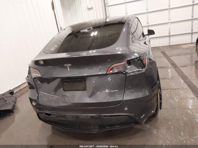 Продаж на аукціоні авто 2023 Tesla Model Y Awd/long Range Dual Motor All-wheel Drive, vin: 7SAYGAEE6PF881441, номер лоту: 44313077