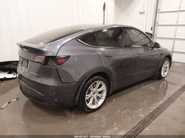 2023 TESLA MODEL Y 7SAYGAEE6PF881441 Photo 3