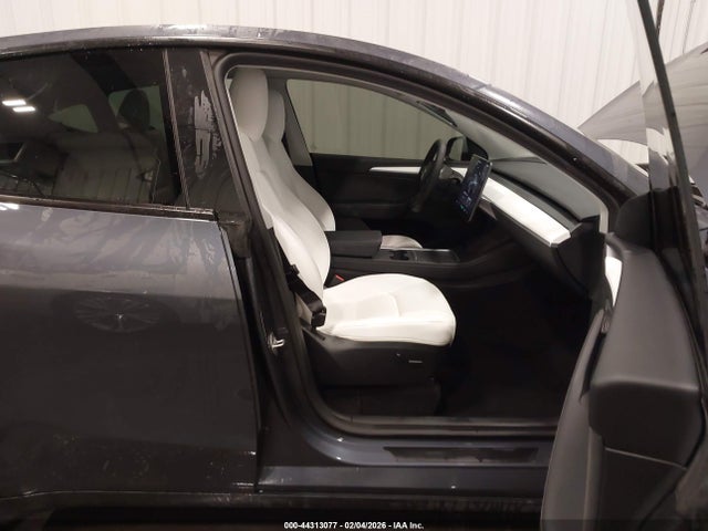 2023 TESLA MODEL Y 7SAYGAEE6PF881441 Photo 4