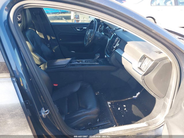 2019 VOLVO S60 7JRA22TK3KG003722 Photo 4