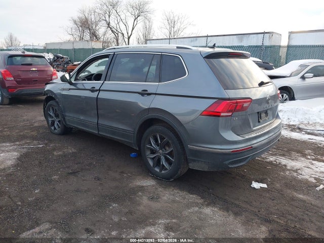 2022 VOLKSWAGEN TIGUAN 3VV2B7AX3NM160905 Photo 2