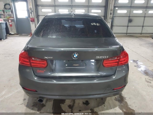 WBA3C3C52EF983830 BMW 320i Xdrive