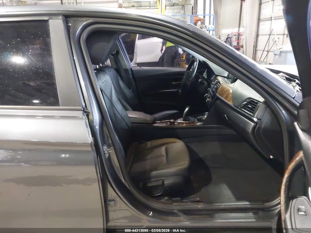 WBA3C3C52EF983830 BMW 320i Xdrive