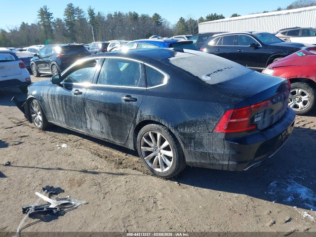 2018 VOLVO S90 LVY992MK7JP017836 Photo 2