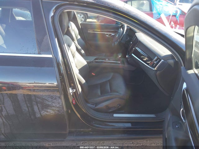 2018 VOLVO S90 LVY992MK7JP017836 Photo 4