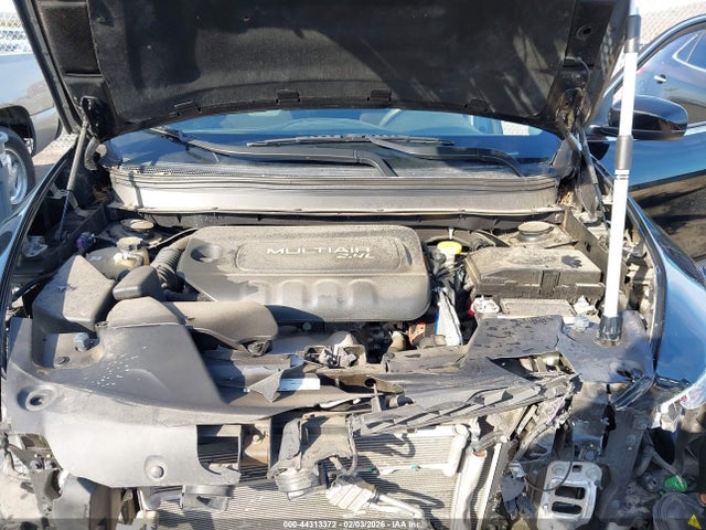 44313372 :رقم المزاد ، 1C4PJLCB4JD611976 vin ، 2018 Jeep Cherokee Latitude Fwd مزاد بيع