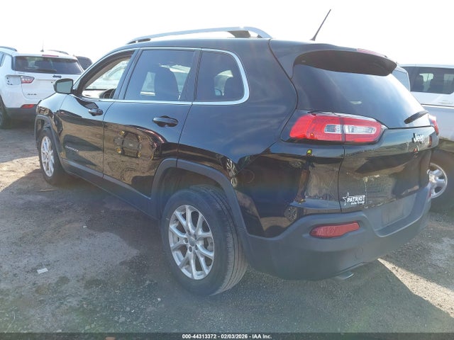 44313372 :رقم المزاد ، 1C4PJLCB4JD611976 vin ، 2018 Jeep Cherokee Latitude Fwd مزاد بيع