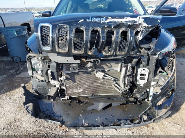 44313372 :رقم المزاد ، 1C4PJLCB4JD611976 vin ، 2018 Jeep Cherokee Latitude Fwd مزاد بيع