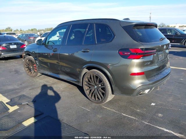 2025 BMW X5 5UX13EU02S9Z74563 Photo 2