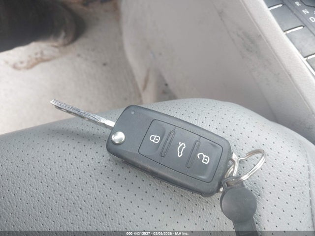 Aukcja sprzedaży 2014 Volkswagen Passat 1.8t S, vin: 1VWAS7A37EC052227, numer aukcji: 44313537