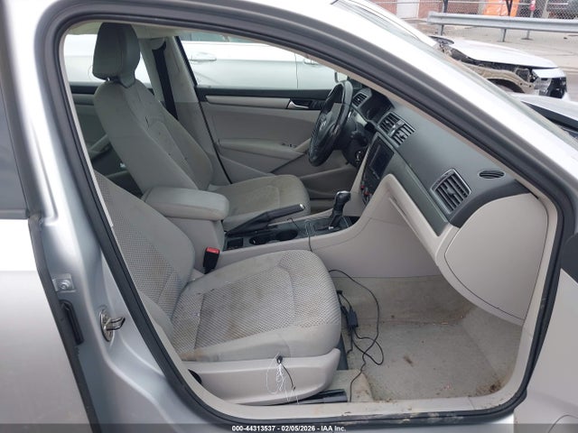 Aukcja sprzedaży 2014 Volkswagen Passat 1.8t S, vin: 1VWAS7A37EC052227, numer aukcji: 44313537