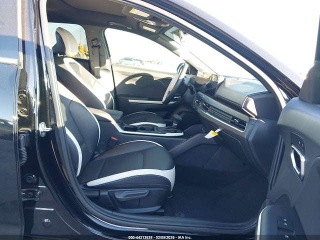 2025 Kia K4 Gt-line მანქანა იყიდება აუქციონზე, vin: 3KPFW4DE6SE235261, აუქციონის ნომერი: 44313538