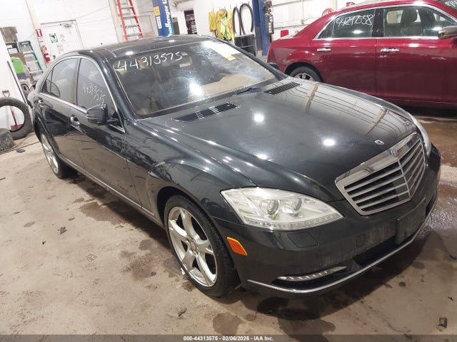 2013 MERCEDES-BENZ S 550 WDDNG9EB1DA528975