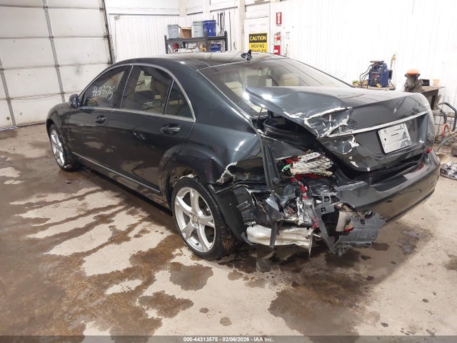 2013 MERCEDES-BENZ S 550 WDDNG9EB1DA528975 Photo 2