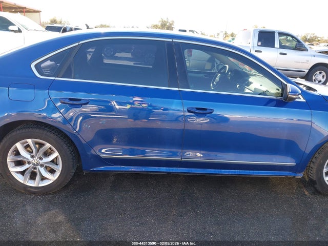 1VWAT7A30GC038217 Volkswagen Passat 1.8t S