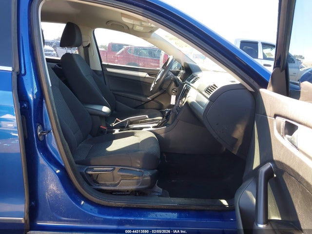 1VWAT7A30GC038217 Volkswagen Passat 1.8t S