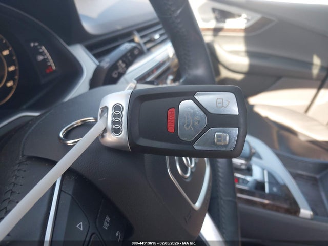 2019 AUDI Q7 WA1LHAF73KD028073 Photo 10
