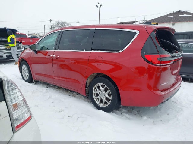 2025 CHRYSLER PACIFICA 2C4RC1BG7SR551419 Photo 2
