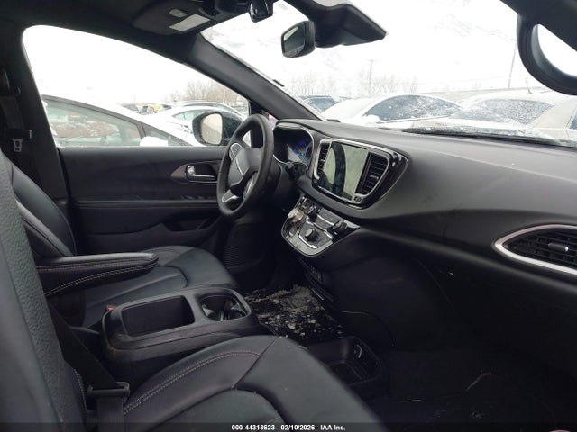 2025 CHRYSLER PACIFICA 2C4RC1BG7SR551419 Photo 4