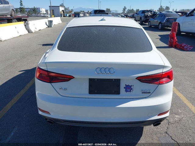 WAUDNCF58JA005009 Audi A5 2.0t Premium