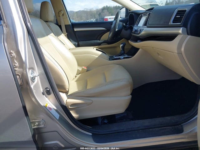 Toyota Highlander Xle V6 2016 5TDKKRFH4GS133694 Image 5