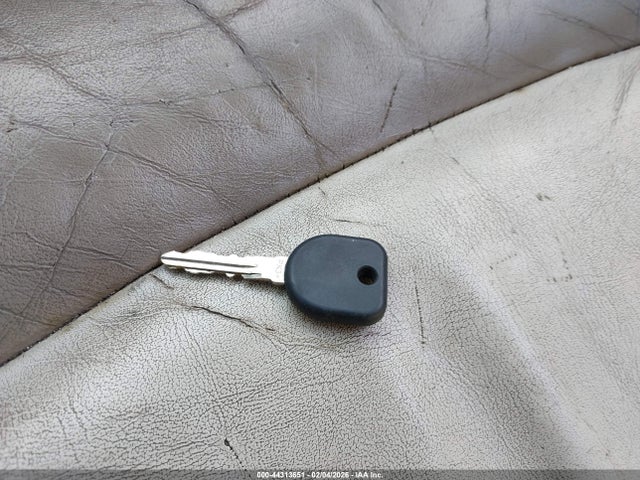 44313651 :رقم المزاد ، 1G4HR54KX3U131706 vin ، 2003 Buick Lesabre Limited مزاد بيع