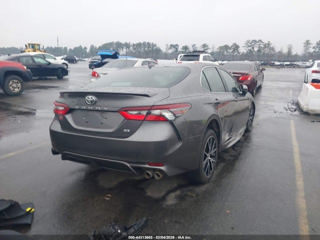 2021 TOYOTA CAMRY 4T1G11AK4MU531388 Photo 3