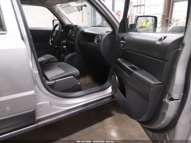 1C4NJRBB5FD393212 Jeep Patriot Sport