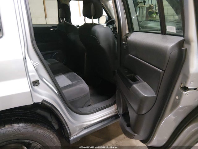 1C4NJRBB5FD393212 Jeep Patriot Sport
