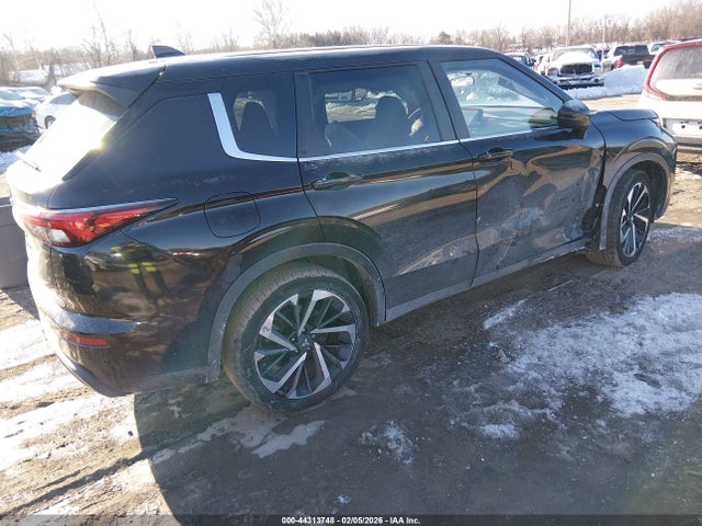 2022 MITSUBISHI OUTLANDER JA4J4TA8XNZ034359 Photo 3